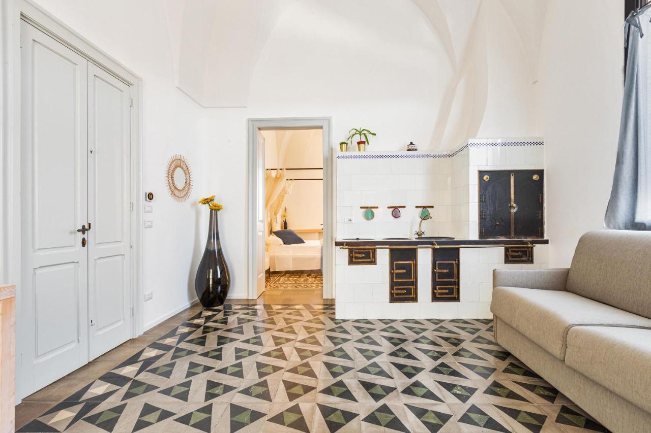 B&B Palazzo Flora Collepasso Luaran gambar