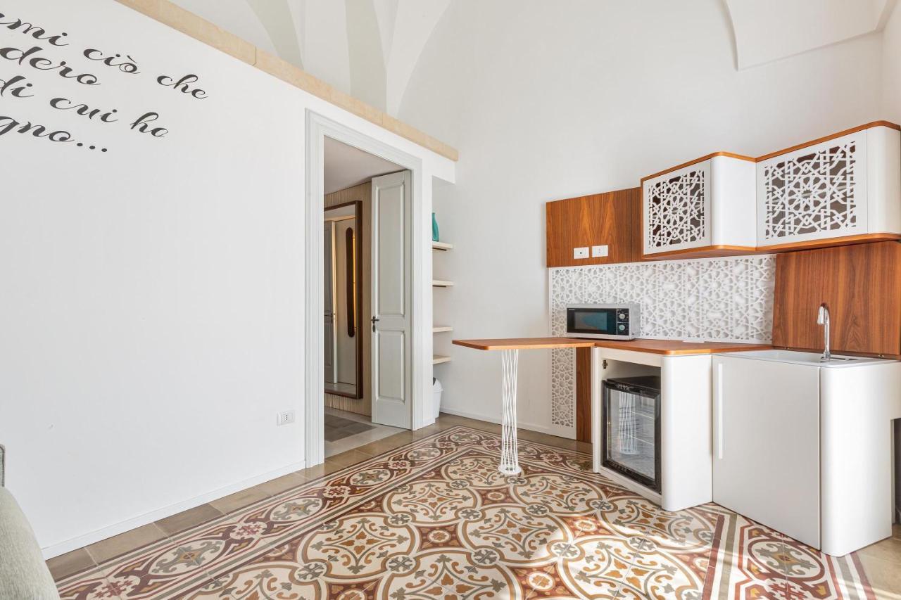 B&B Palazzo Flora Collepasso Luaran gambar