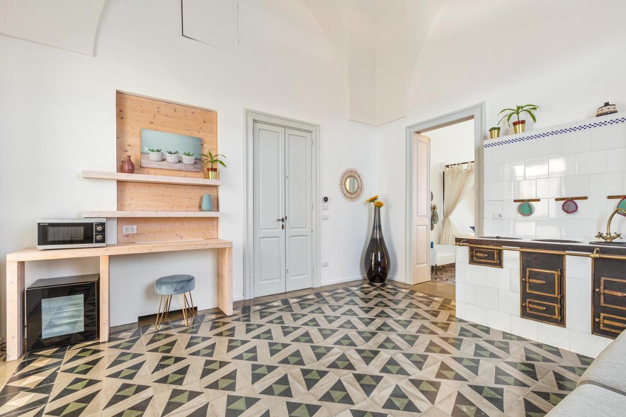 B&B Palazzo Flora Collepasso Luaran gambar