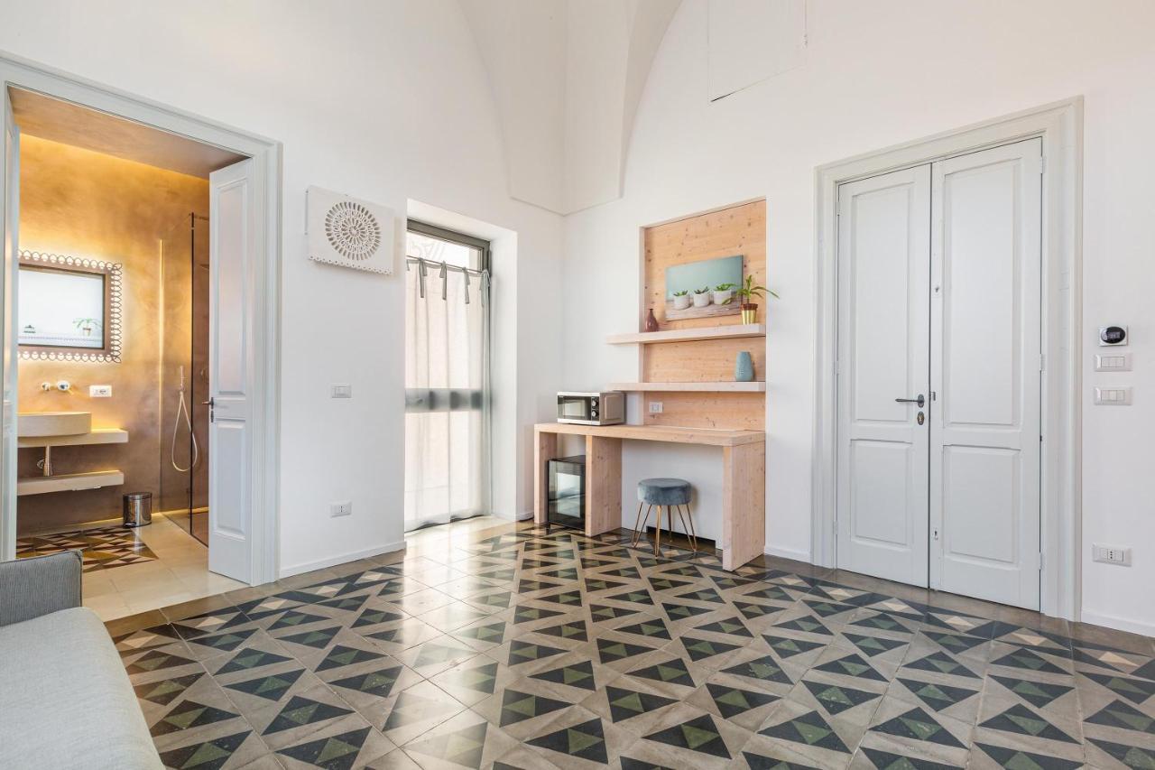 B&B Palazzo Flora Collepasso Luaran gambar